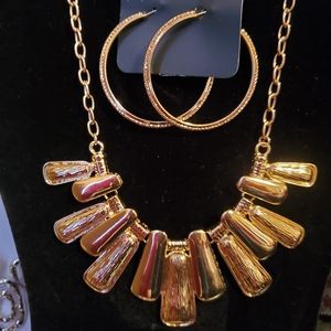 Necklace and earrings set